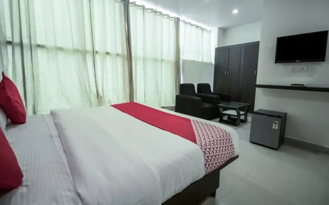 OYO 11966 Grand Euro Park Hotel