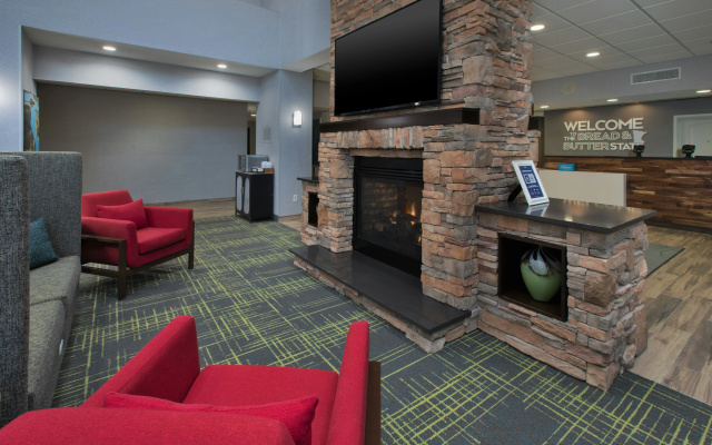 Hampton Inn & Suites St. Cloud, MN