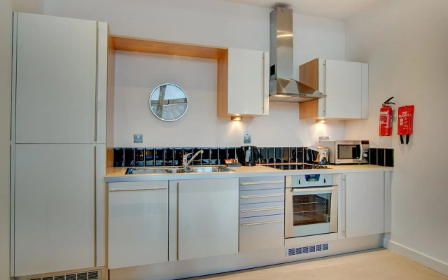 Modern 2 Bedroom Apartment City Centre