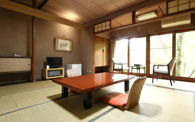 Отель Ryori Ryokan Kikusui Йоро комната для гостей