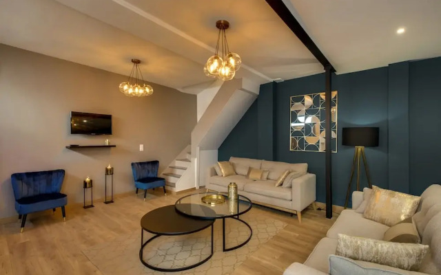 Beautiful Triplex in the center of Paris