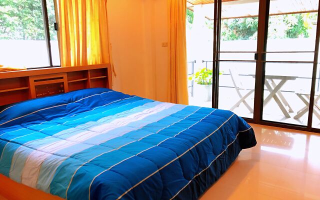 Отель Thai Family Rawai Pool Villa комната для гостей