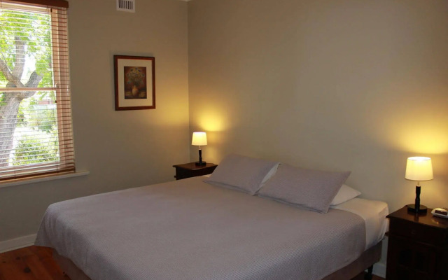 Warwick Apartment