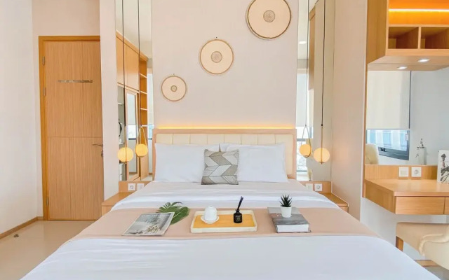 Warm Contemporary 2Br Apartment At Samara Suites