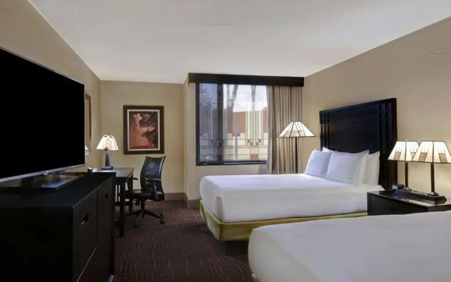 Doubletree by Hilton Phoenix - Tempe