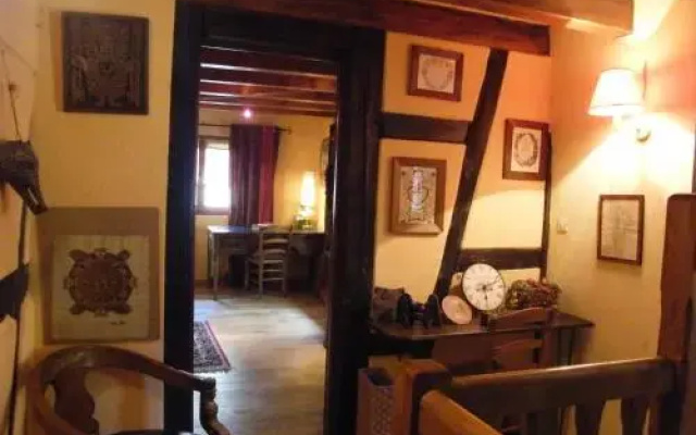 La Maison Jaune