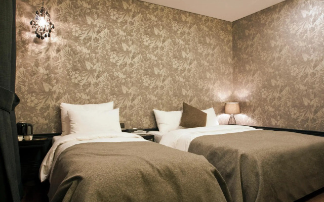 SR Hotel Sadang