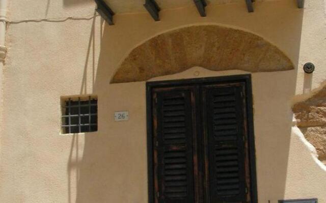 Отель Monolocale nel centro di Agrigento Агридженто вид на фасад