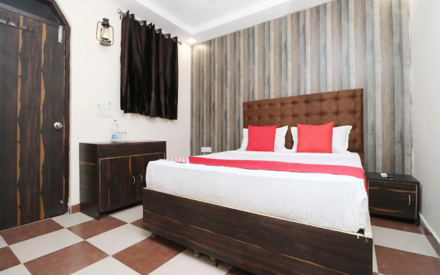 OYO 37351 Hotel Krishna Royal