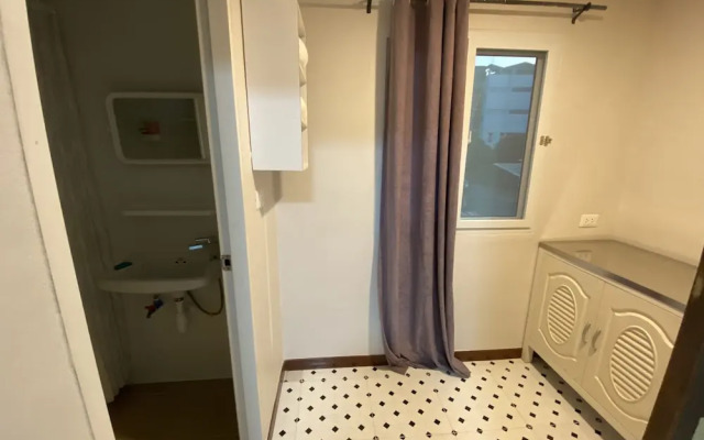OYO 75396 Look Shine Apartment