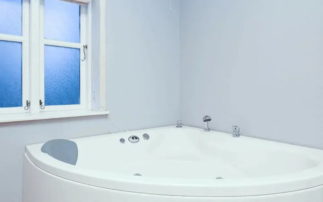 Gorgeous Holiday Home in Vinderup Jutland With Whirlpool