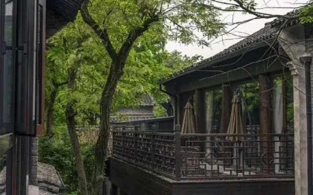 Splendid Clubhouse