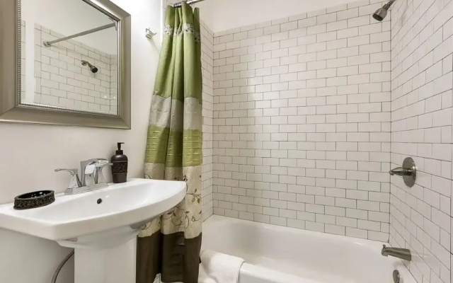 Newly Renovated 2BR in Uptown NOLA