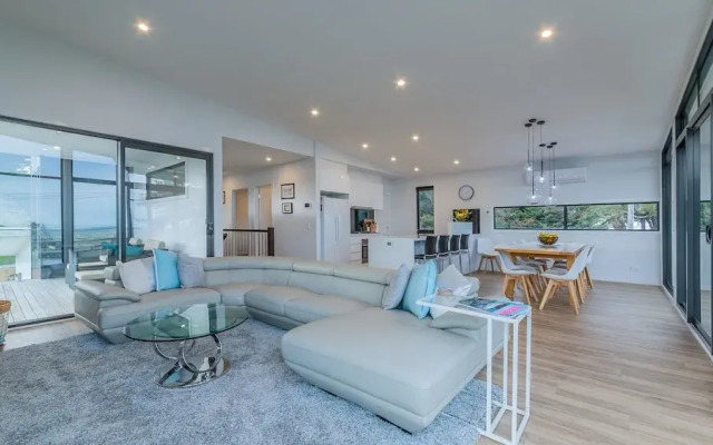 Sweeping Views - Free Wifi & Netflix - PET Friendly