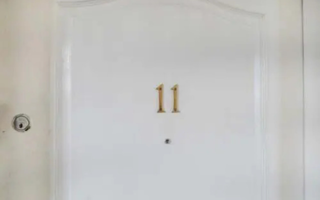 Flat 11