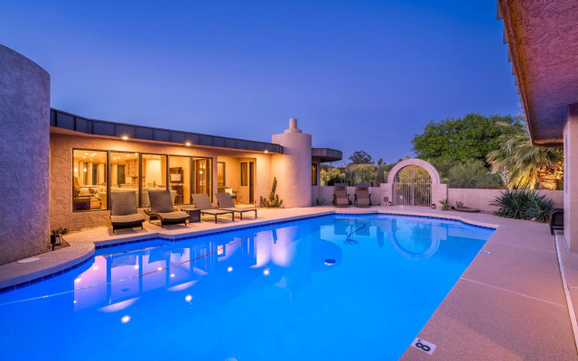 Carefree Crest: Jaw Dropping VIEWS, Pool, 2 Casitas, Outdoor Living!