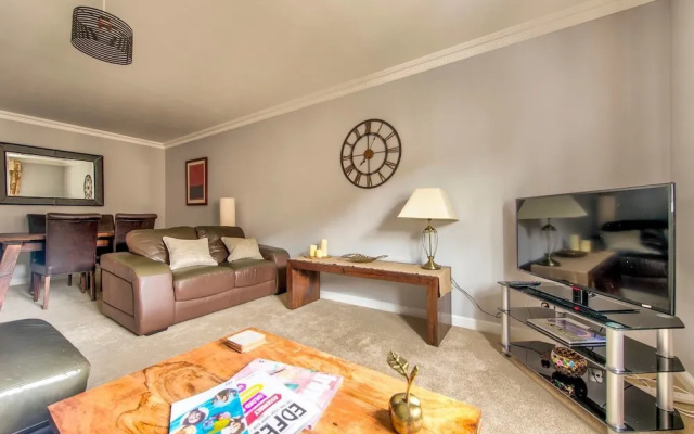 Gorgeous 2BR City Centre Apt with Parking