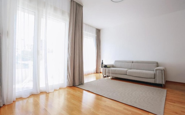 Ststus M apartments 102