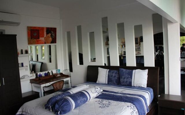Отель Karon Cliff Bungalows Таиланд, Пхукет - 4 отзыва об отеле, цены и фото номеров - забронировать отель Karon Cliff Bungalows онлайн вид на фасад