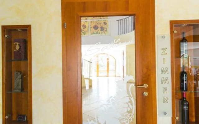 Weingut & Pension zum Seeblick Familie Sattler