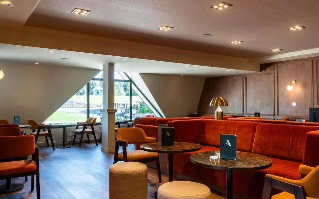 Mercure Omaha Beach Hotel