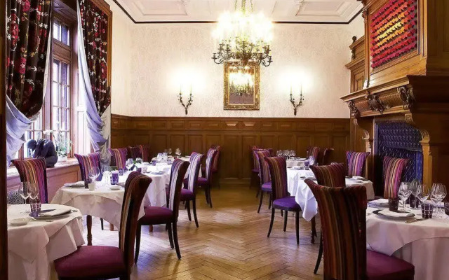 Hostellerie Des Trois Mousquetaires