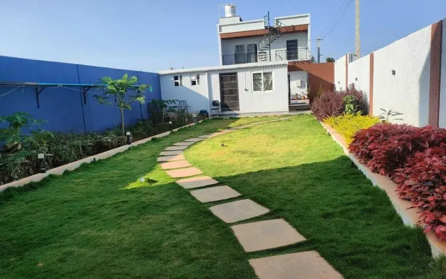 Staylo Paradise Villa
