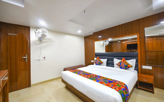 Fabhotel Mona International