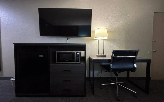 Super 8 by Wyndham Belleville St. Louis Area
