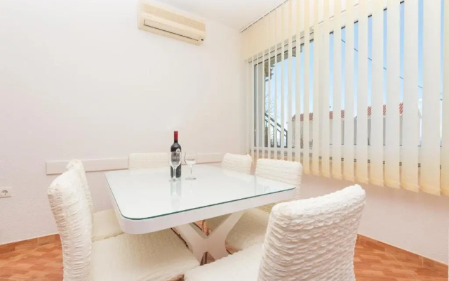 Apartment Ana Chill in Bast