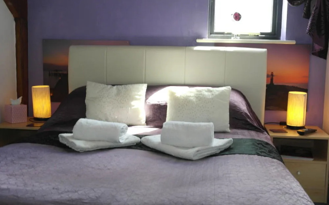 Crown Lodge Bed & Breakfast