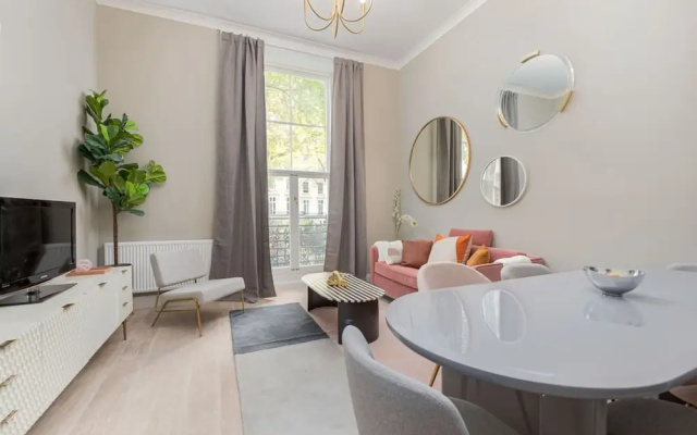 Stunning Notting Hill Apartment PS4
