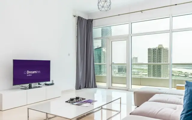 Dream Inn Apartment Bay Square