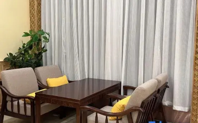 Litang Qianhu Zangzhai Hotel