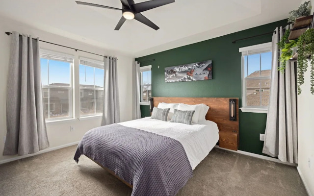 Modern & Stunning Home Near Breweries and Old Town!