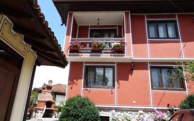 Отель Guest House Lina вид на фасад