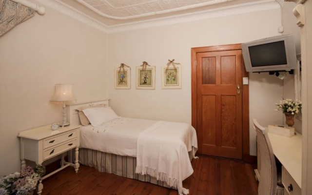 Shani Guest House