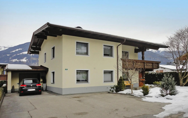 Apartment in Fugen Near Spieljochbahn