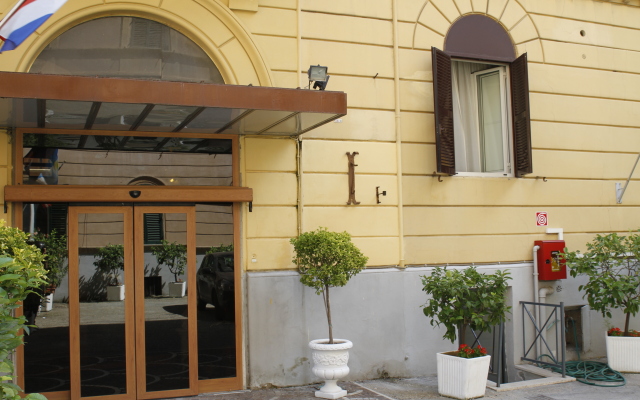 Hotel Edera вид на фасад