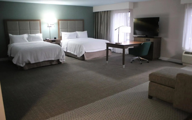 Hampton Inn & Suites Alliance