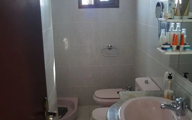 House - 2 Bedrooms with Pool and WiFi - 107930