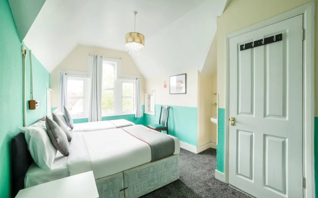 Oyo Devine Beach Hotel, Westcliff Southend-On-Sea
