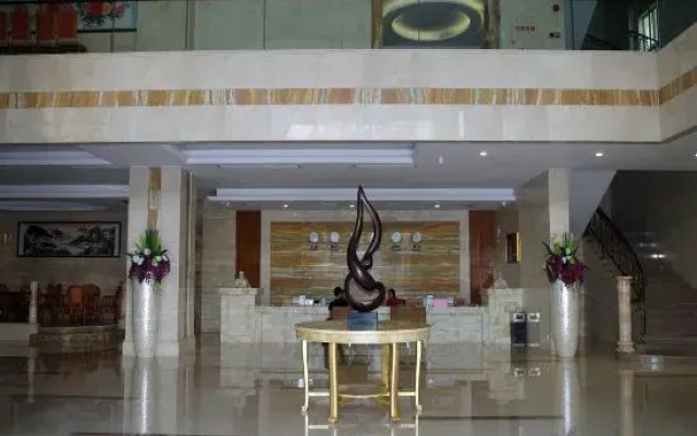 Yangjiang Yintai Hotel (Baili Plaza Branch)