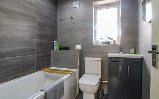 32 Moorland House
