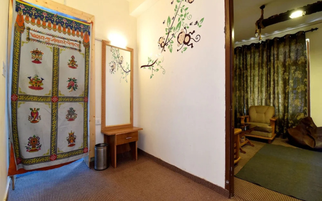 OYO 13350 Home Hill View Naggar Road