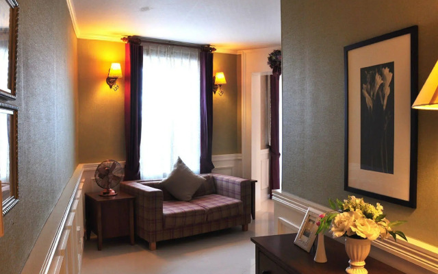 Hotel November