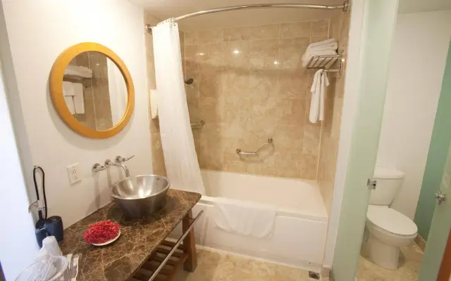 Guam Plaza Resort