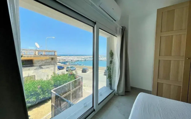 Eos Sea View Apartment