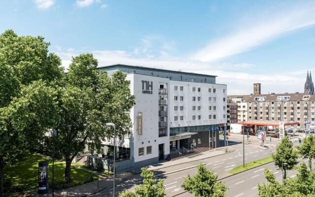 Отель NH Köln Altstadt Германия, Кёльн - 1 отзыв об отеле, цены и фото номеров - забронировать отель NH Köln Altstadt онлайн вид на фасад