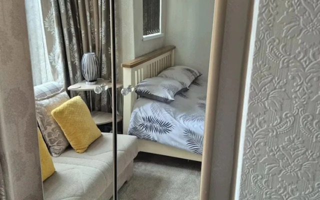 Apartment Sleeps 2- Wifi, Near Beach &pet Friendly